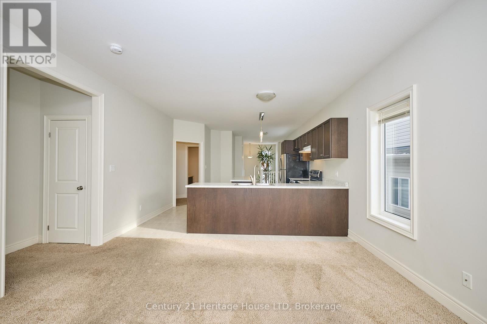 871 Burwell Street, Fort Erie, Ontario  L2A 0E3 - Photo 8 - X12393714