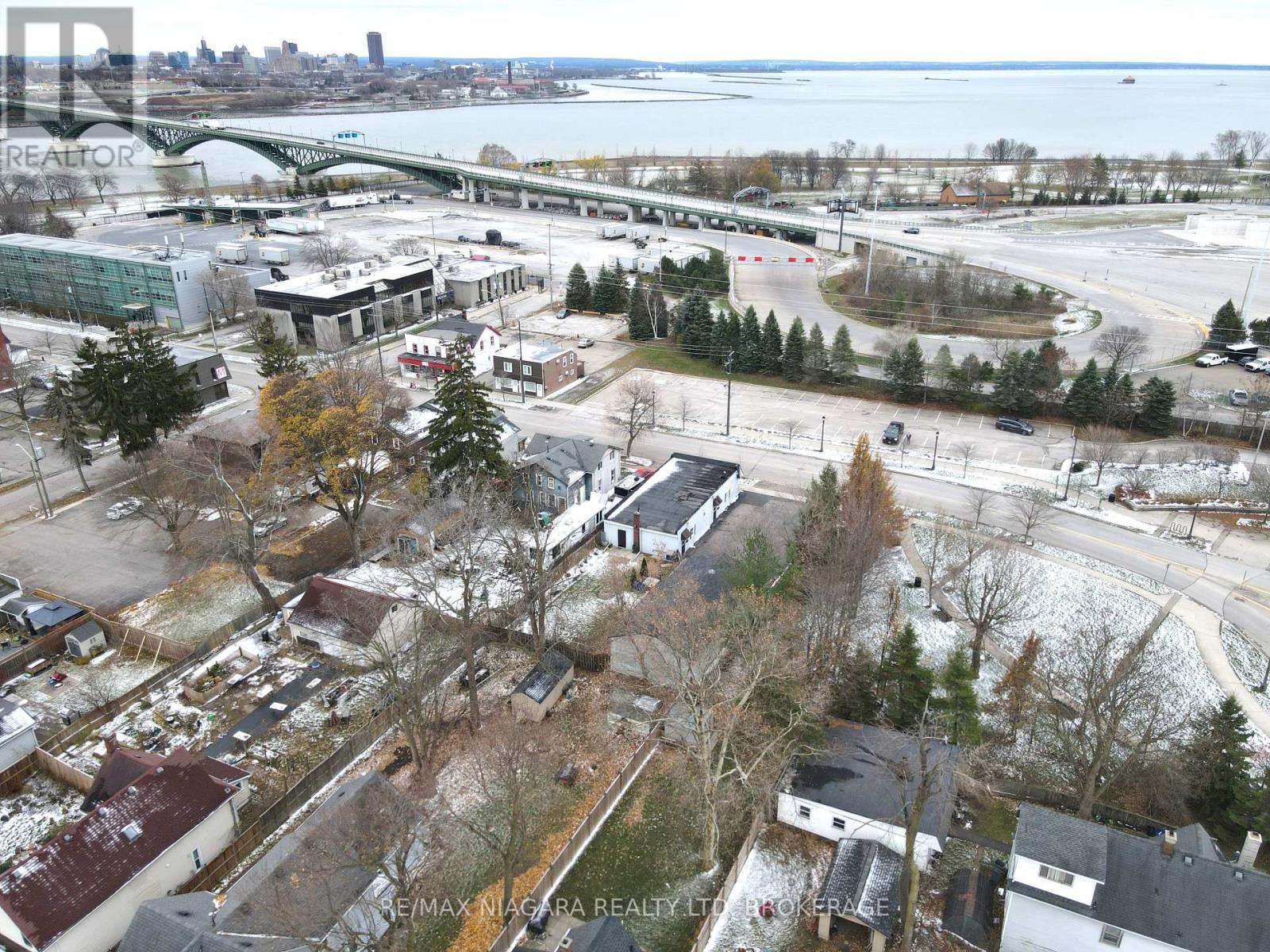 61 Queen Street, Fort Erie, Ontario  L2A 1T7 - Photo 39 - X12393901