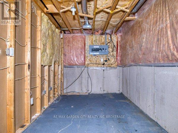 180 Drapers Street, Welland, Ontario  L3C 7N2 - Photo 28 - X12394228