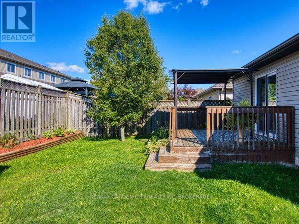 180 Drapers Street, Welland, Ontario  L3C 7N2 - Photo 6 - X12394228