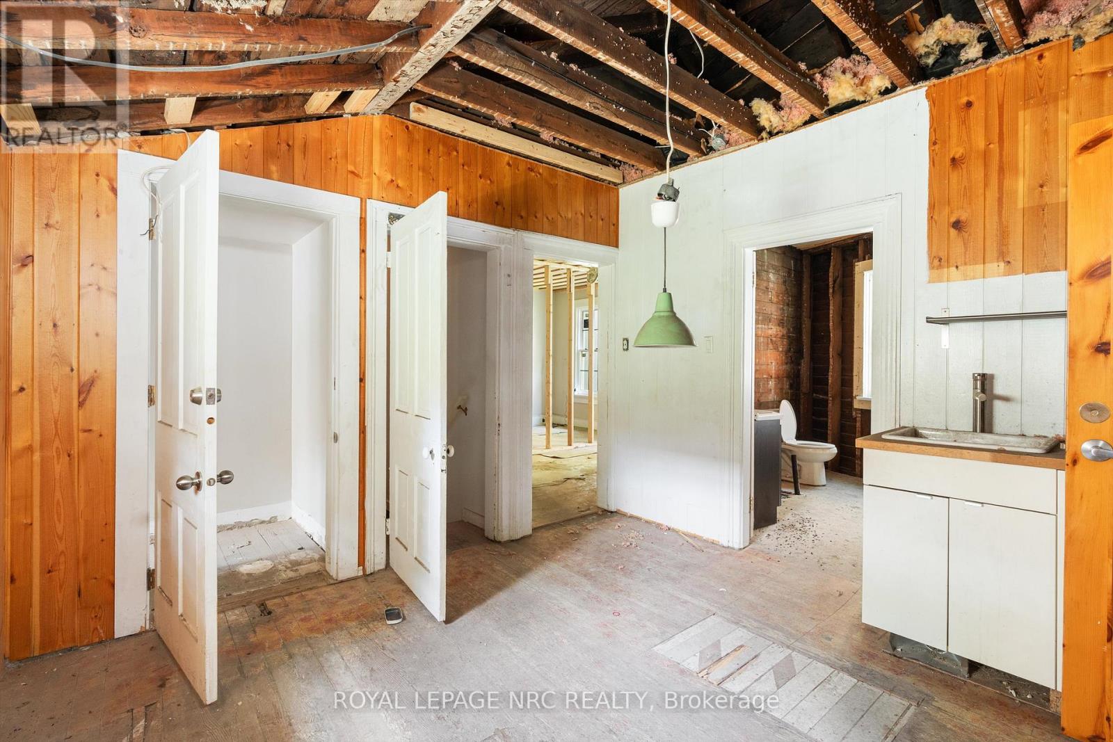 228 King Street, St. Catharines, Ontario  L2R 3J9 - Photo 18 - X12395906