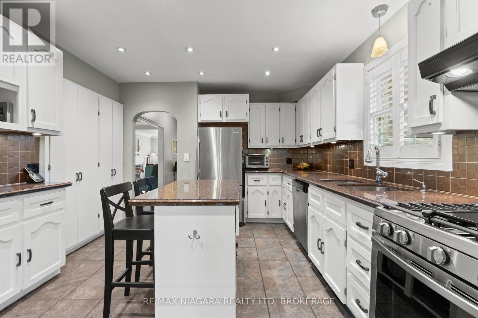 123 South Drive, St. Catharines, Ontario  L2R 4W1 - Photo 17 - X12396585