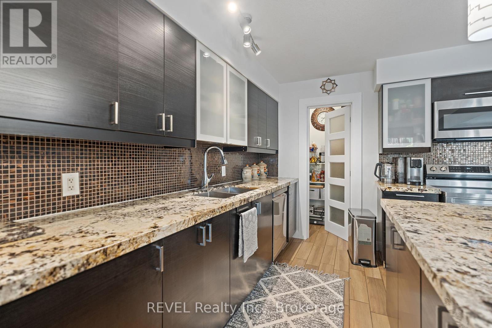 6558 Montrose Road, Niagara Falls, Ontario  L2H 1M4 - Photo 10 - X12396909