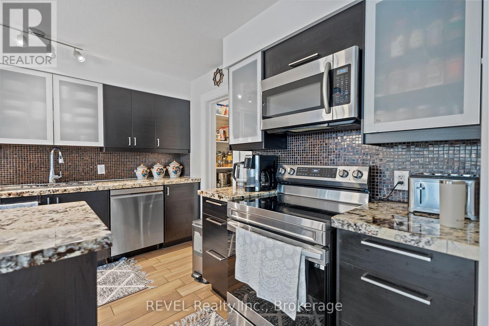 6558 Montrose Road, Niagara Falls, Ontario  L2H 1M4 - Photo 12 - X12396909