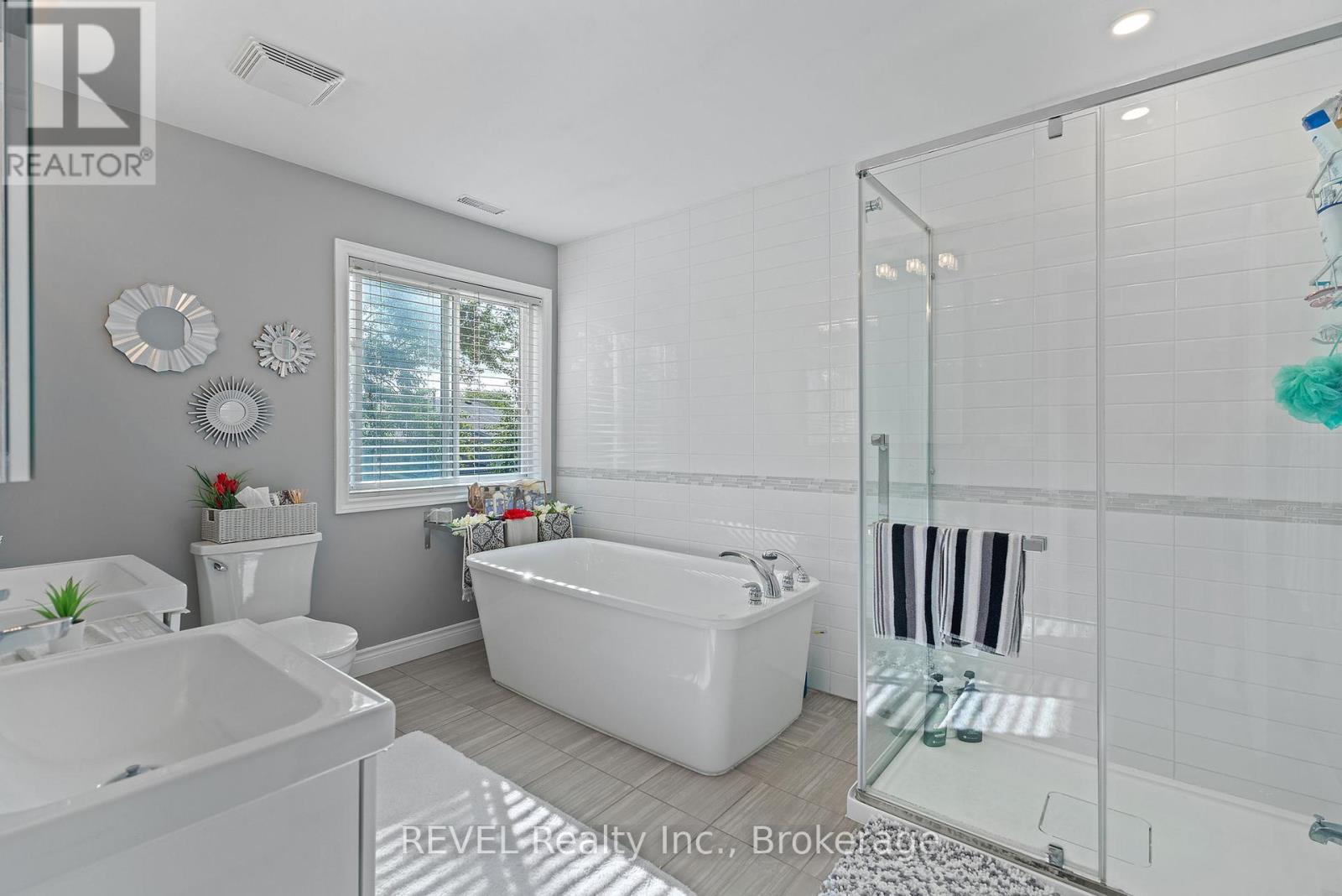 6558 Montrose Road, Niagara Falls, Ontario  L2H 1M4 - Photo 24 - X12396909