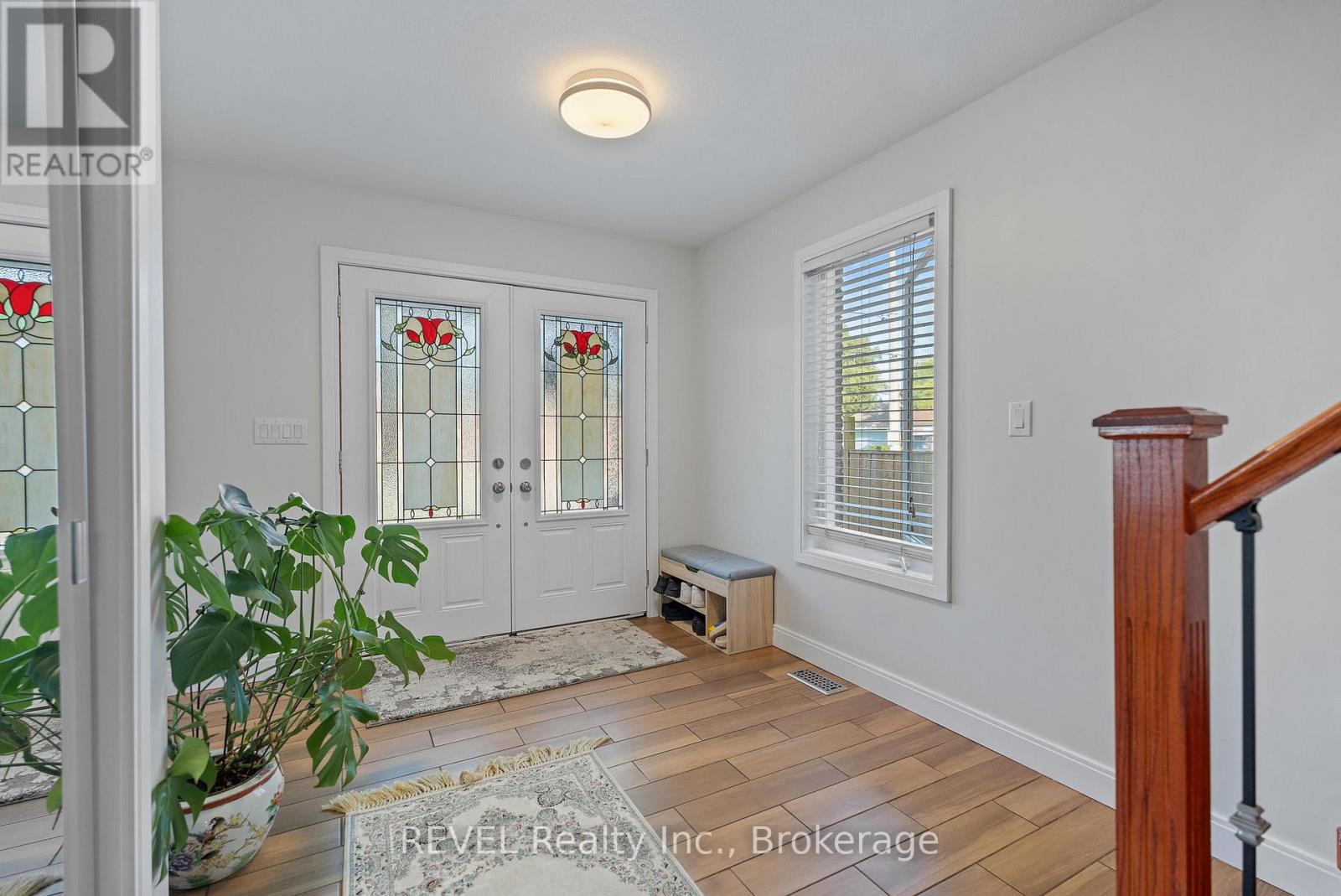 6558 Montrose Road, Niagara Falls, Ontario  L2H 1M4 - Photo 3 - X12396909