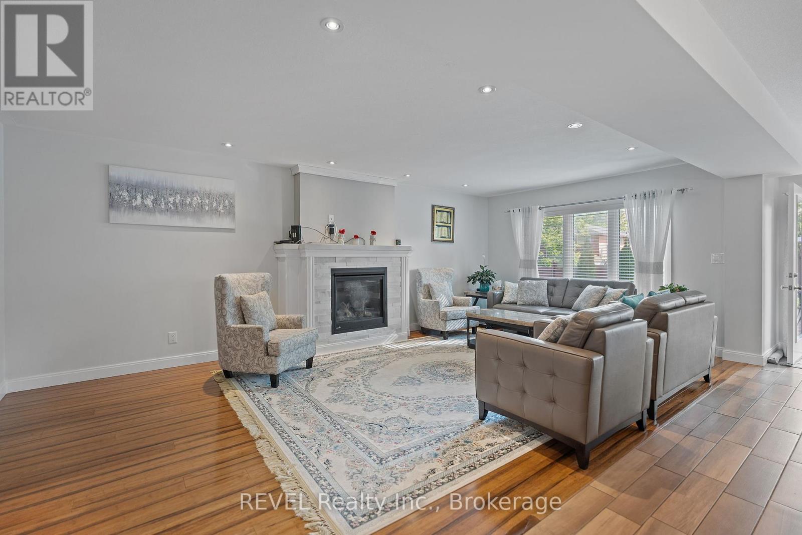 6558 Montrose Road, Niagara Falls, Ontario  L2H 1M4 - Photo 6 - X12396909