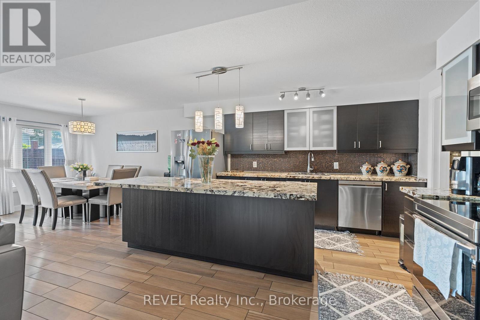 6558 Montrose Road, Niagara Falls, Ontario  L2H 1M4 - Photo 8 - X12396909