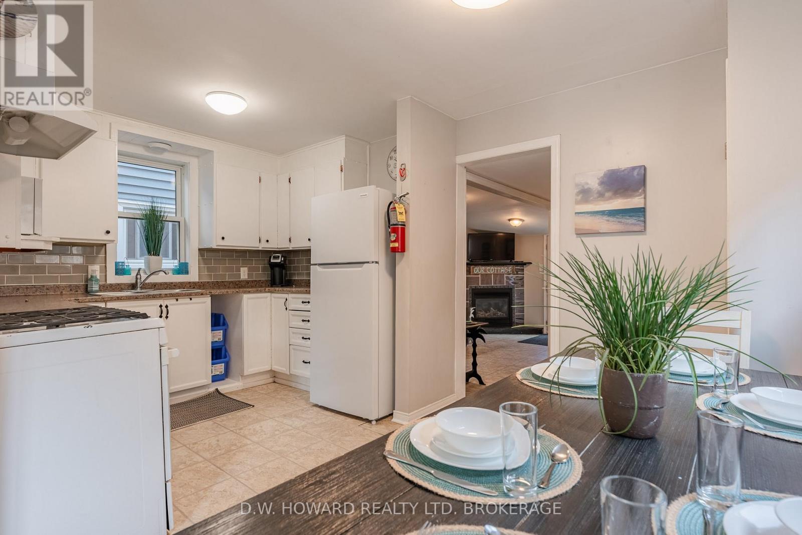 4084 Erie Road, Fort Erie, Ontario  L0S 1B0 - Photo 13 - X12397023