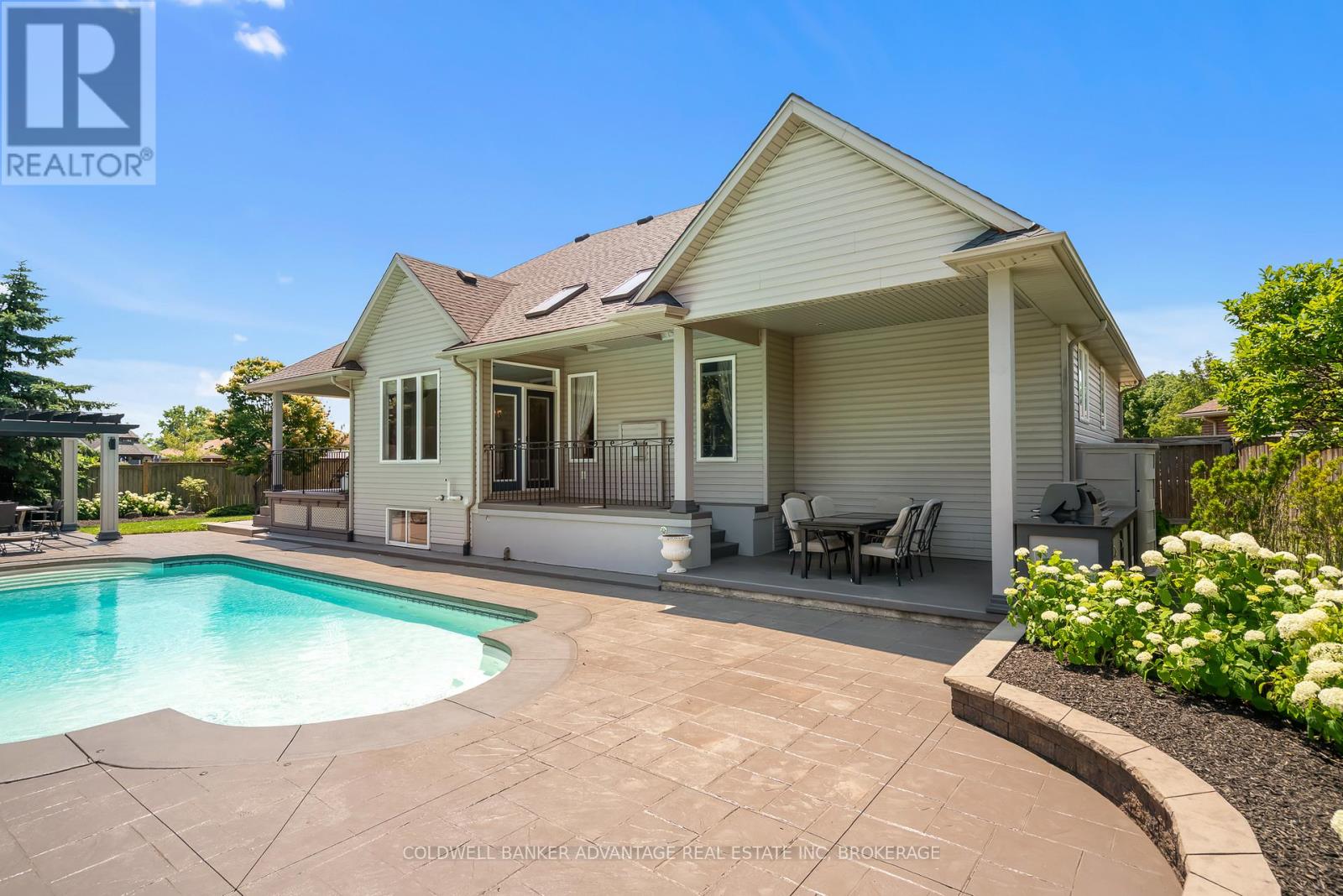 152 Redwood Court, Welland, Ontario  L3C 7C4 - Photo 36 - X12397331