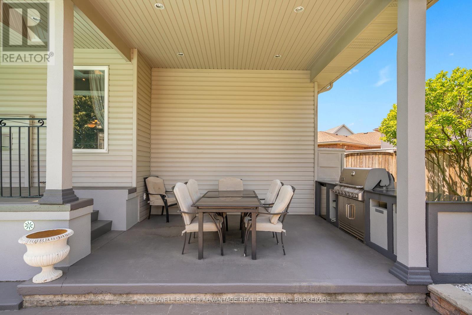 152 Redwood Court, Welland, Ontario  L3C 7C4 - Photo 37 - X12397331