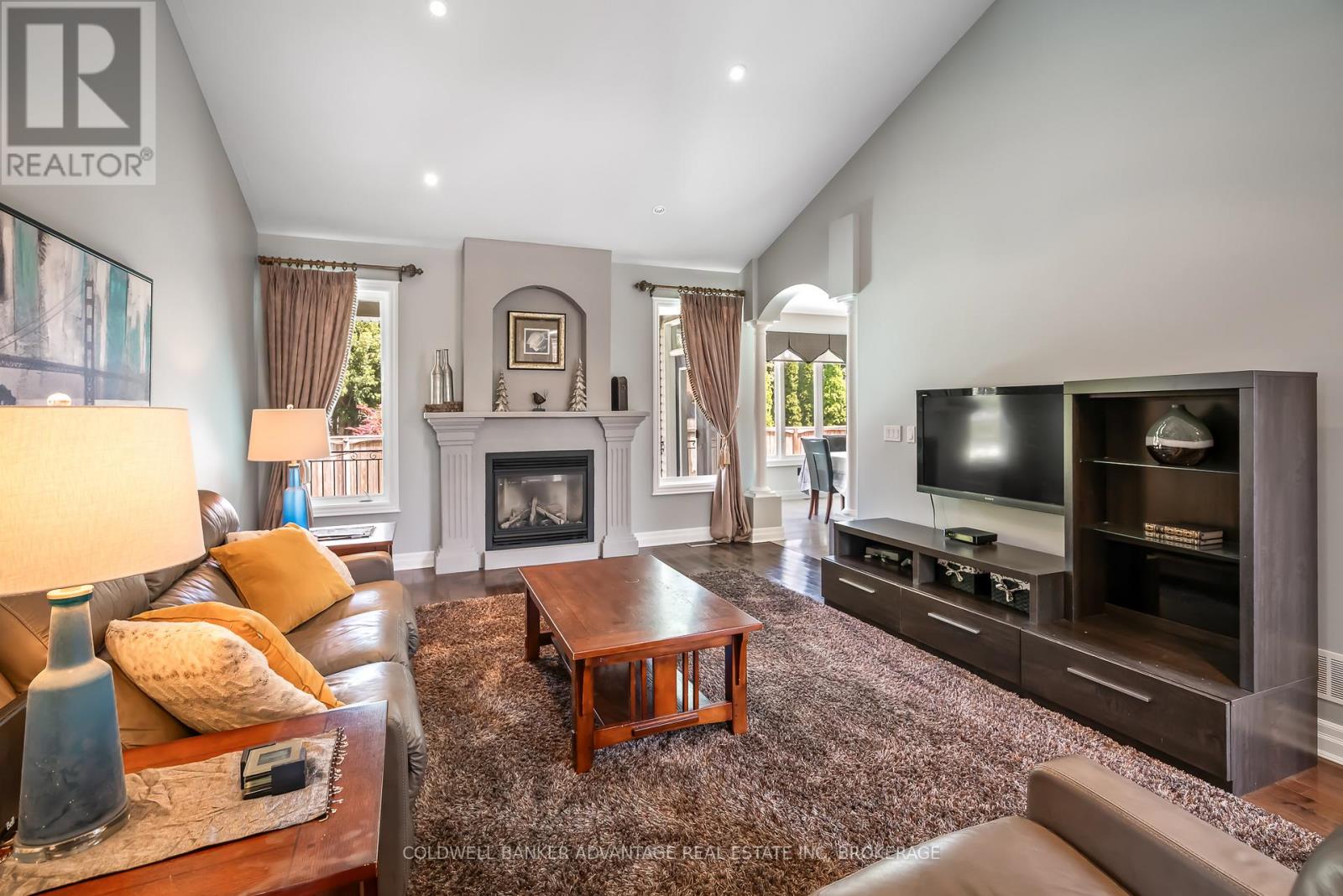 152 Redwood Court, Welland, Ontario  L3C 7C4 - Photo 6 - X12397331