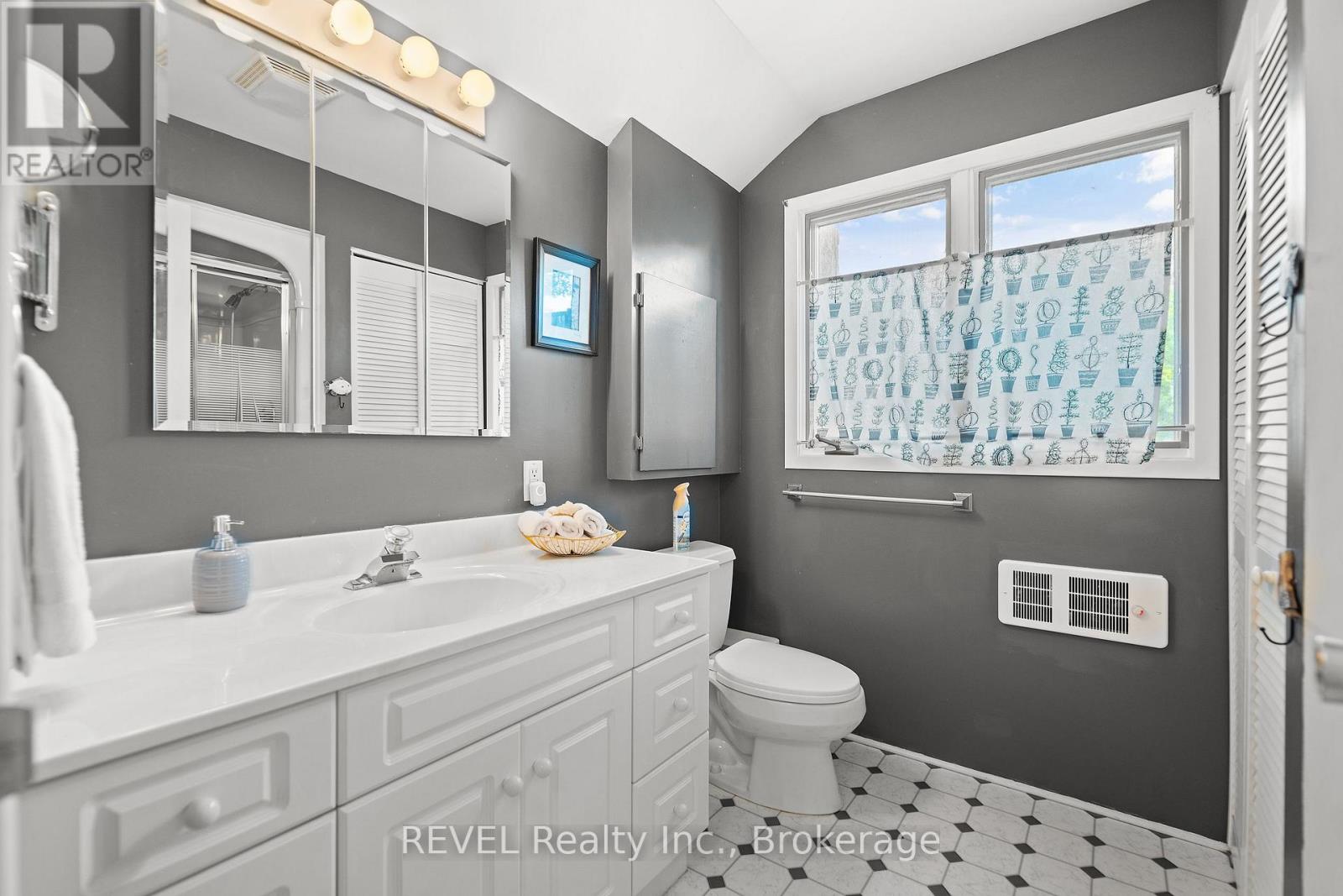 3606 Firelane 12, Port Colborne, Ontario  L3K 5V3 - Photo 15 - X12397523