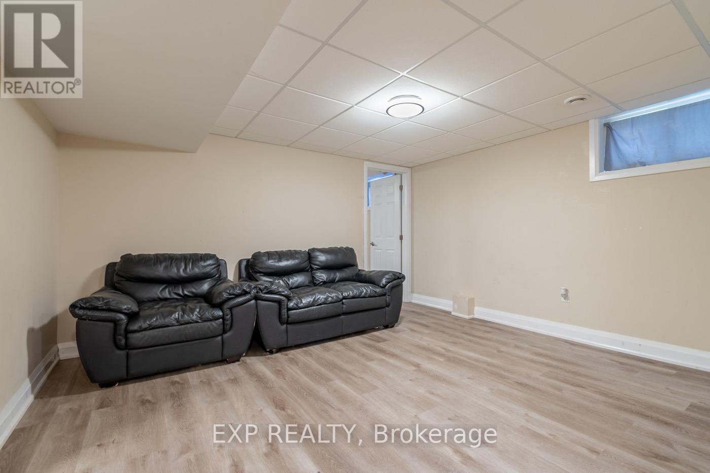 11 Garden Street, Thorold, Ontario  L2V 3H9 - Photo 20 - X12397659