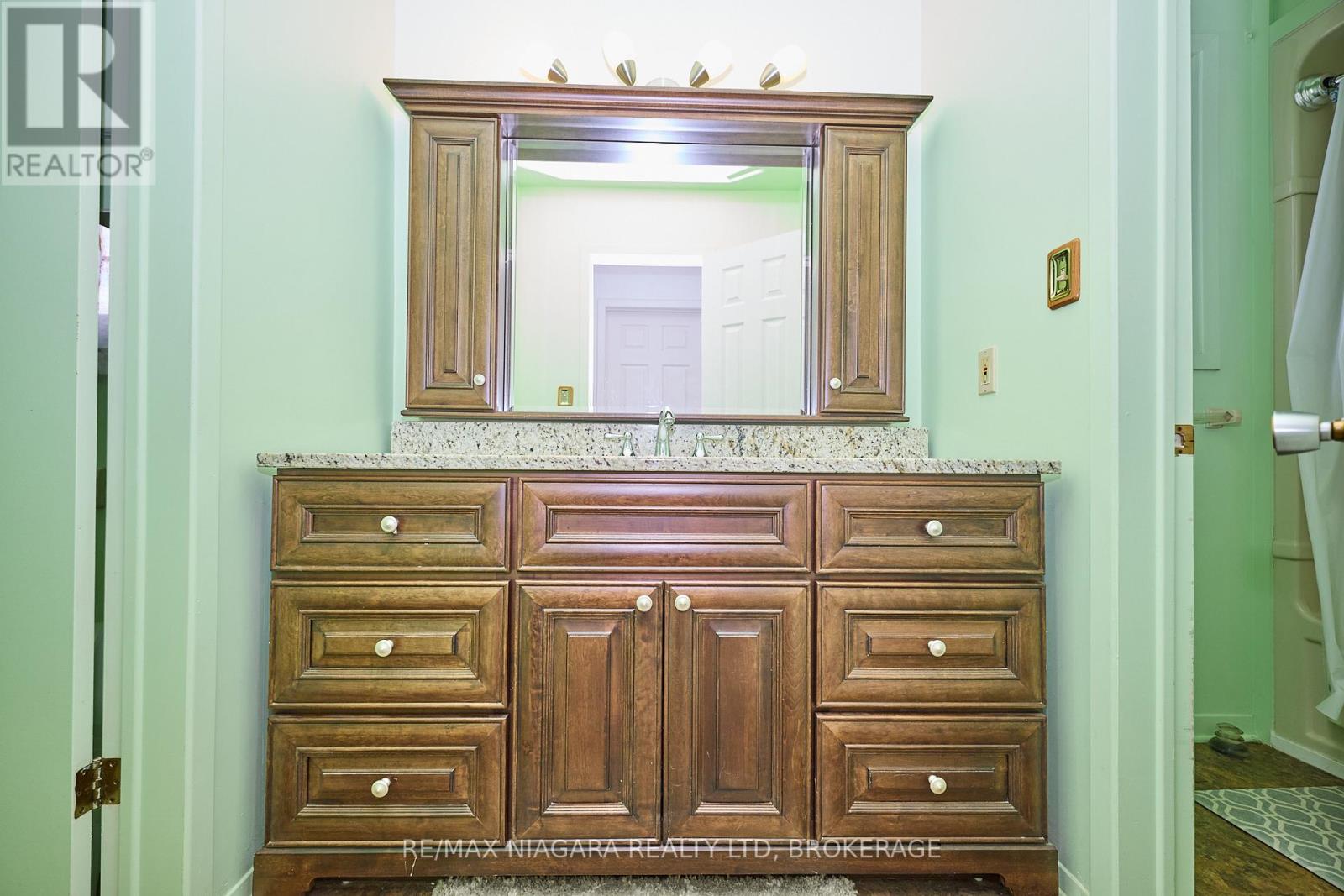 7060 Garner Road, Niagara Falls, Ontario  L2E 6S4 - Photo 34 - X12397930