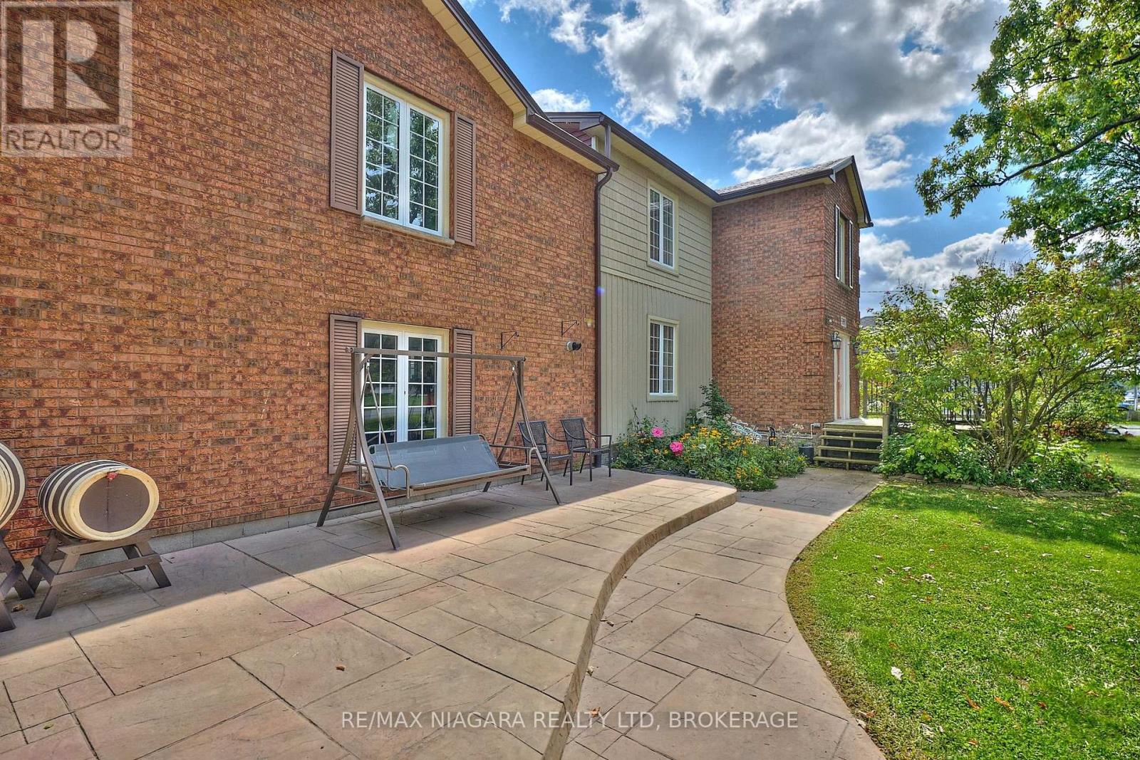 7060 Garner Road, Niagara Falls, Ontario  L2E 6S4 - Photo 4 - X12397930