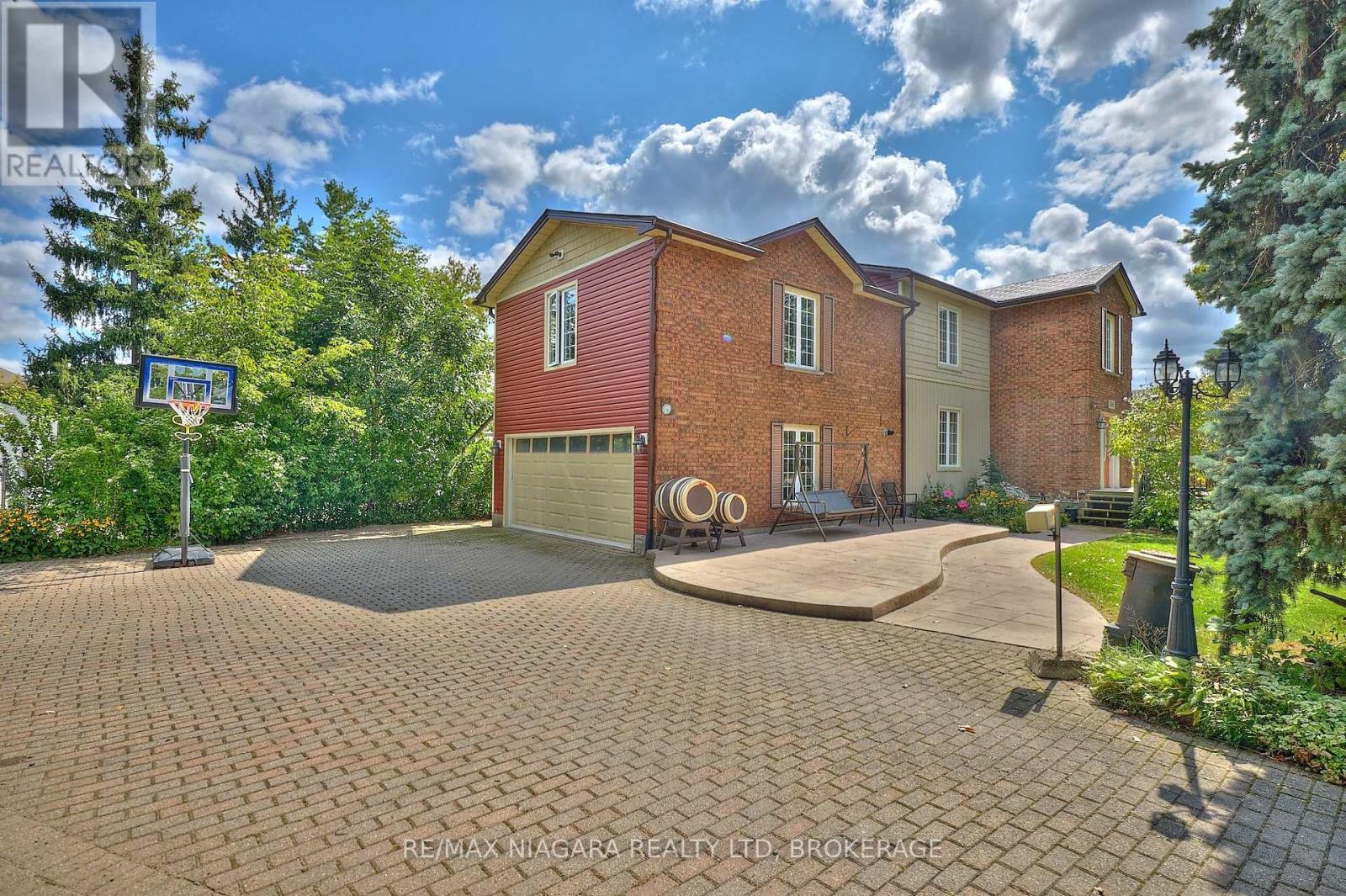 7060 Garner Road, Niagara Falls, Ontario  L2E 6S4 - Photo 6 - X12397930