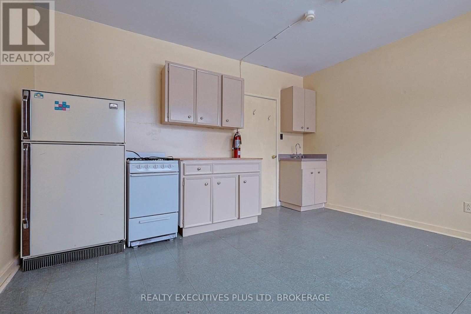 8196 Cummington Square W, Niagara Falls, Ontario  L2G 6V9 - Photo 14 - X12398435