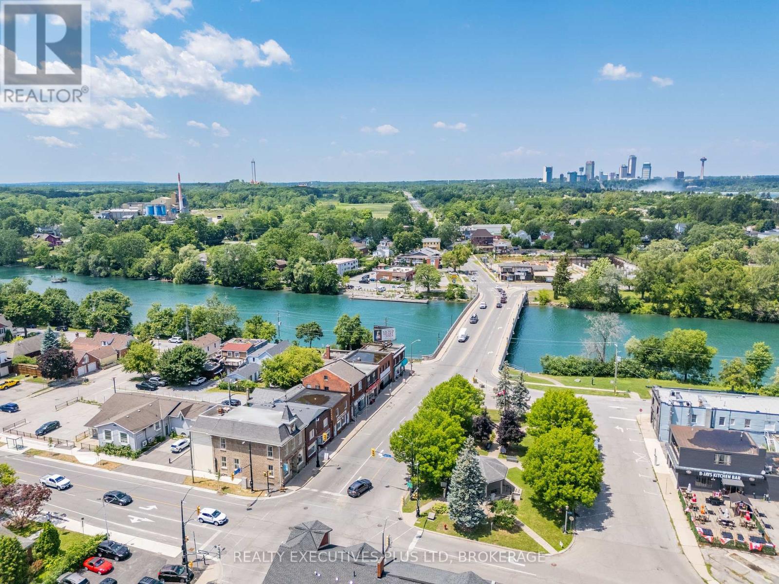 8196 Cummington Square W, Niagara Falls, Ontario  L2G 6V9 - Photo 4 - X12398435