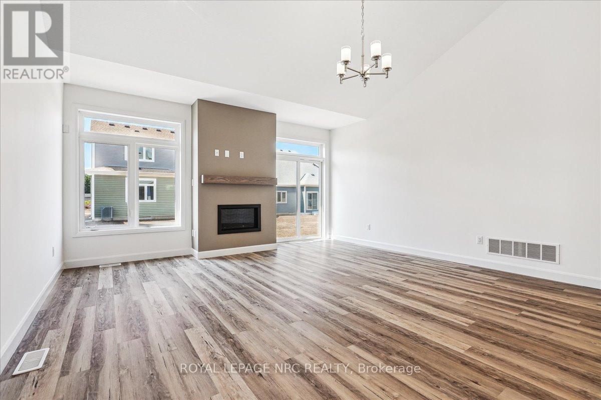 63 Beachwalk Crescent, Fort Erie, Ontario  L0S 1B0 - Photo 17 - X12400990