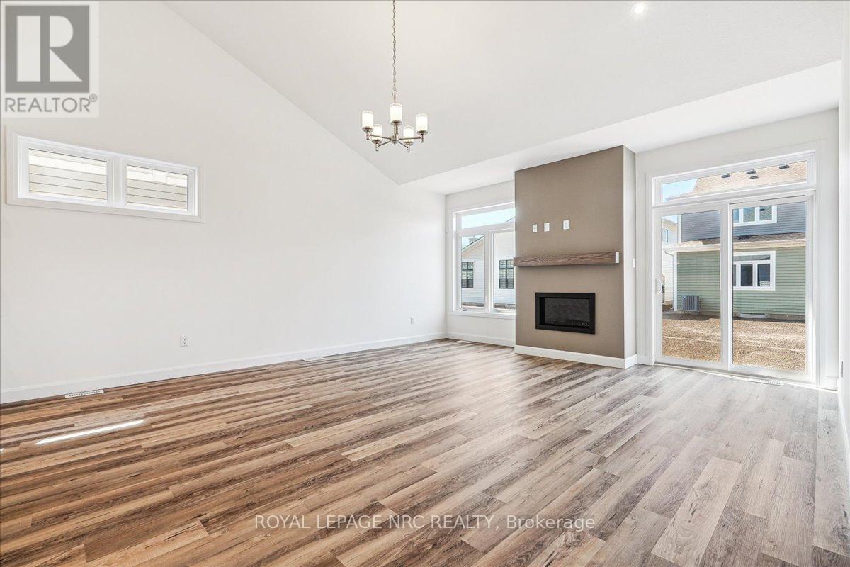 63 Beachwalk Crescent, Fort Erie, Ontario  L0S 1B0 - Photo 18 - X12400990