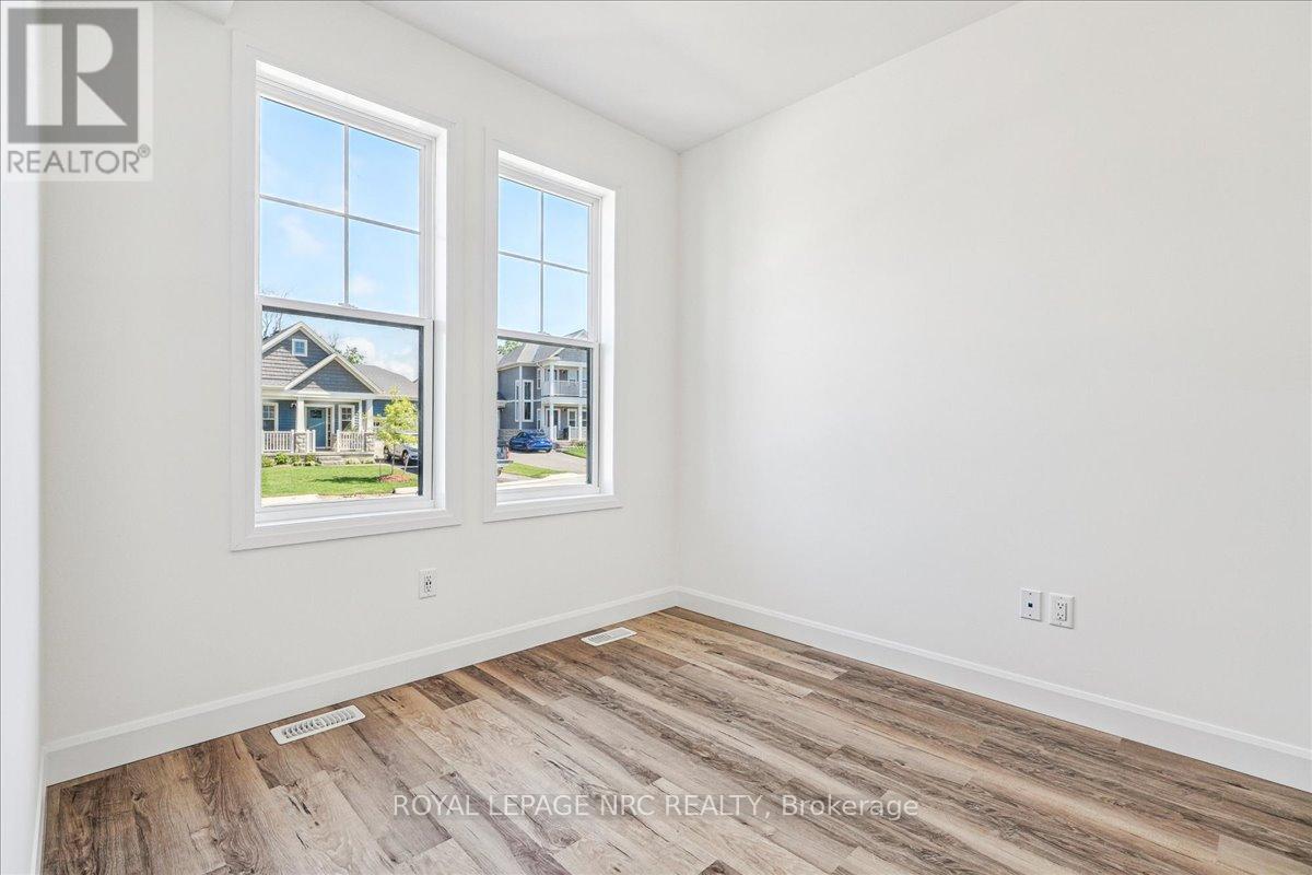 63 Beachwalk Crescent, Fort Erie, Ontario  L0S 1B0 - Photo 24 - X12400990