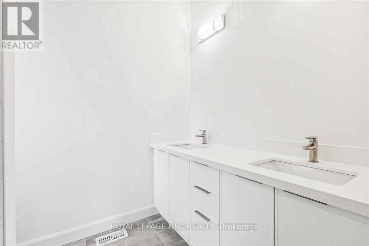 63 Beachwalk Crescent, Fort Erie, Ontario  L0S 1B0 - Photo 25 - X12400990