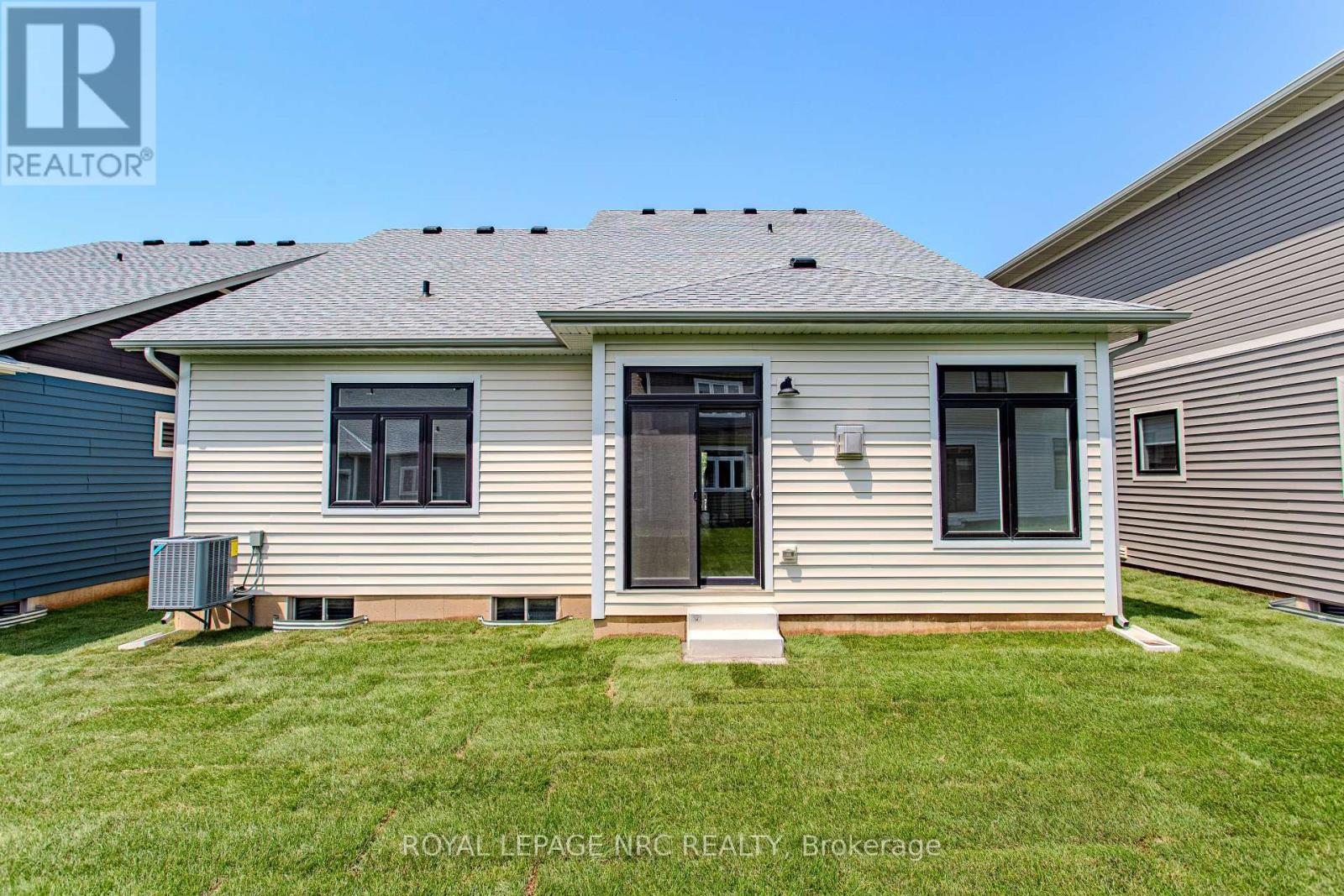 63 Beachwalk Crescent, Fort Erie, Ontario  L0S 1B0 - Photo 38 - X12400990