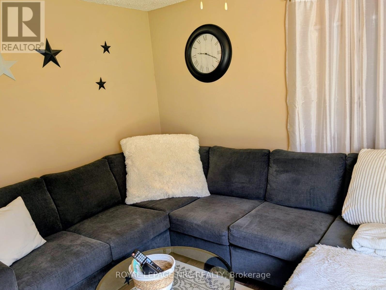 4132 Chippawa Parkway, Niagara Falls, Ontario  L2G 6E5 - Photo 13 - X12401254