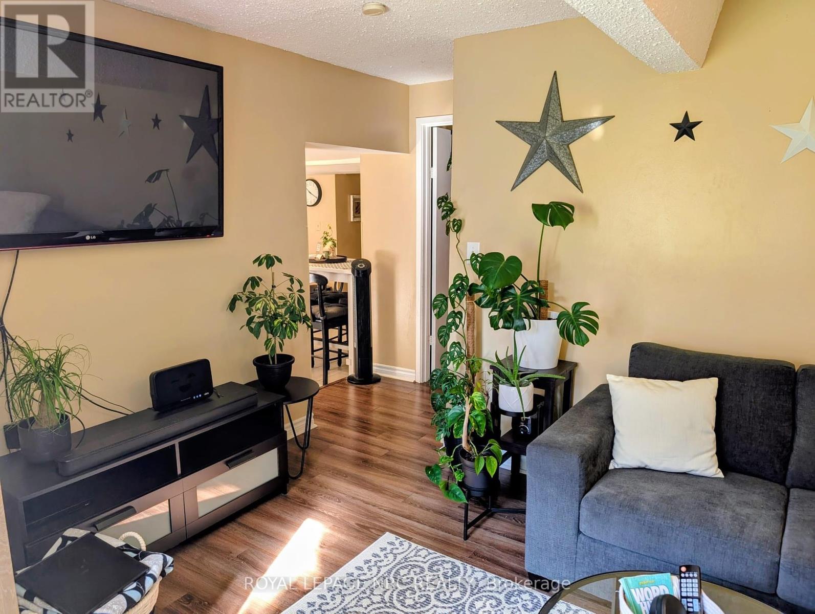 4132 Chippawa Parkway, Niagara Falls, Ontario  L2G 6E5 - Photo 14 - X12401254