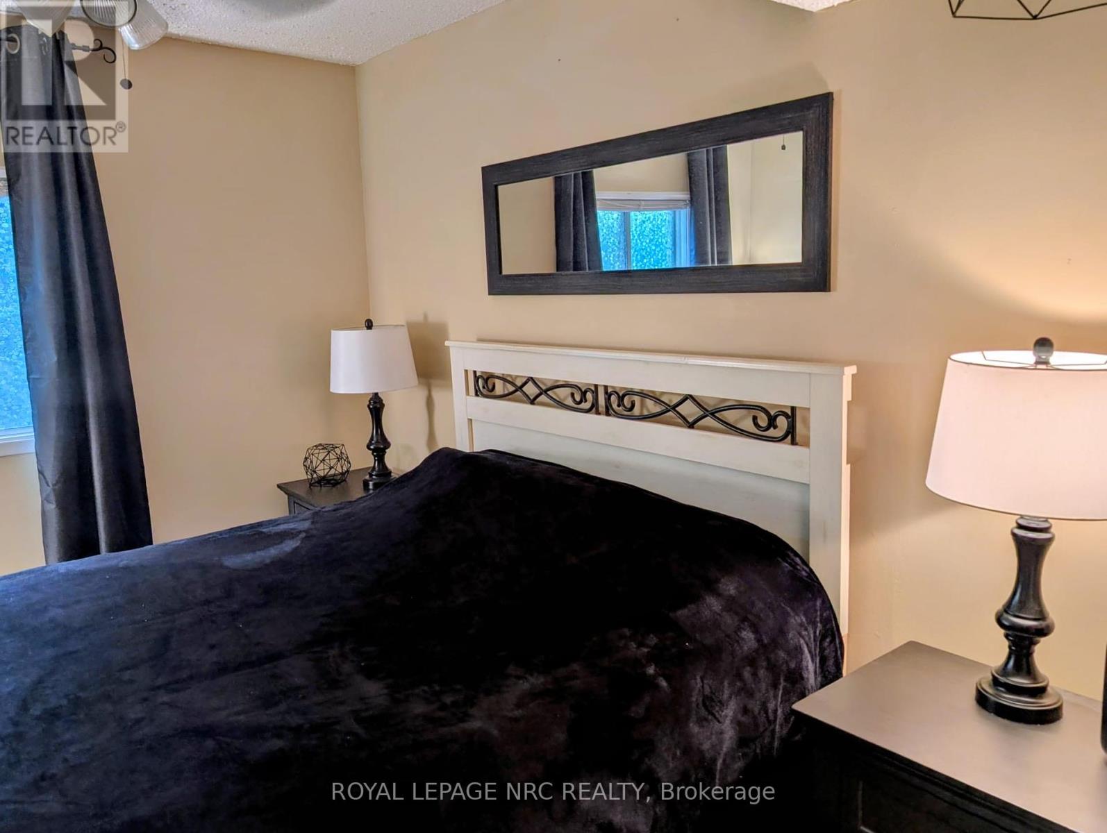 4132 Chippawa Parkway, Niagara Falls, Ontario  L2G 6E5 - Photo 16 - X12401254