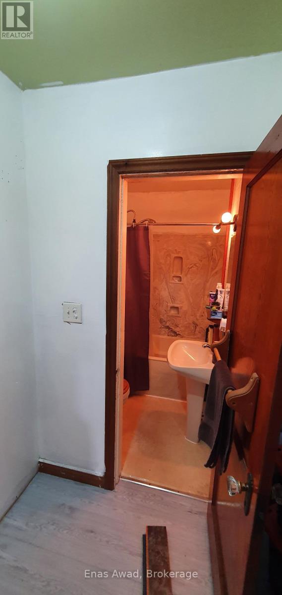 724 Third Avenue, Peterborough, Ontario  K9J 4P3 - Photo 10 - X12402402