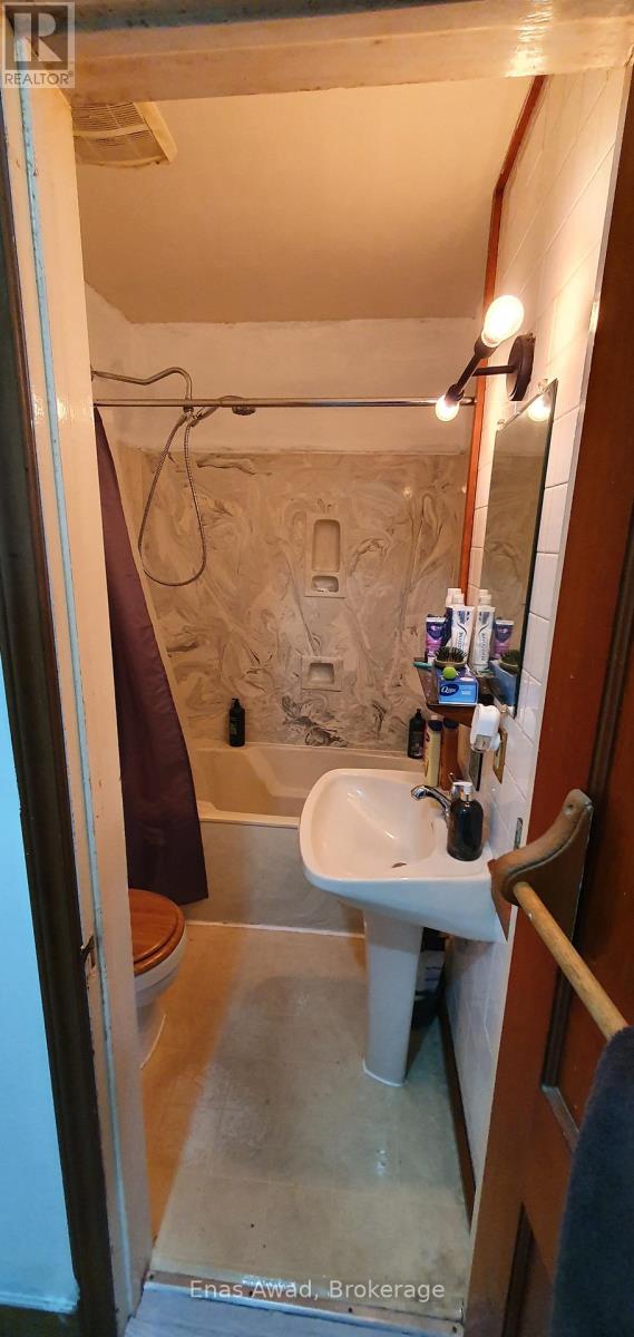 724 Third Avenue, Peterborough, Ontario  K9J 4P3 - Photo 11 - X12402402