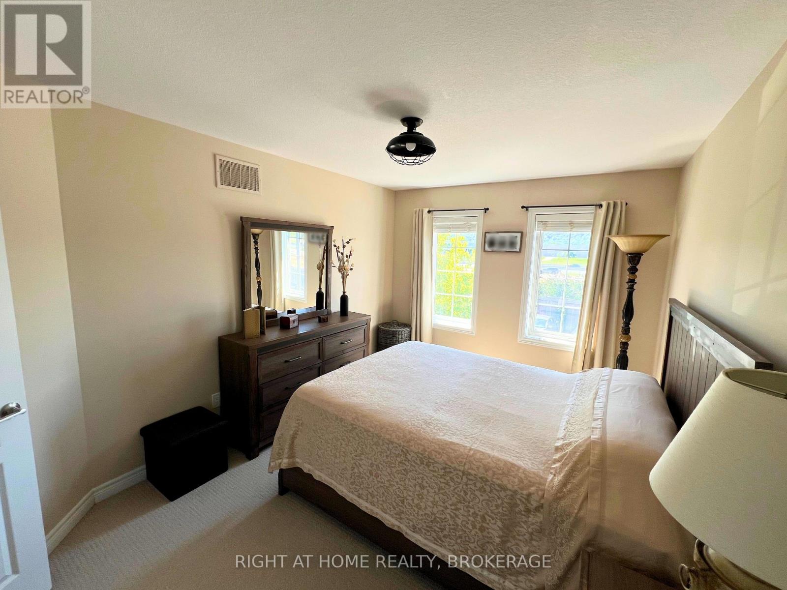 33 - 541 Winston Road, Grimsby, Ontario  L3M 0C5 - Photo 16 - X12402717