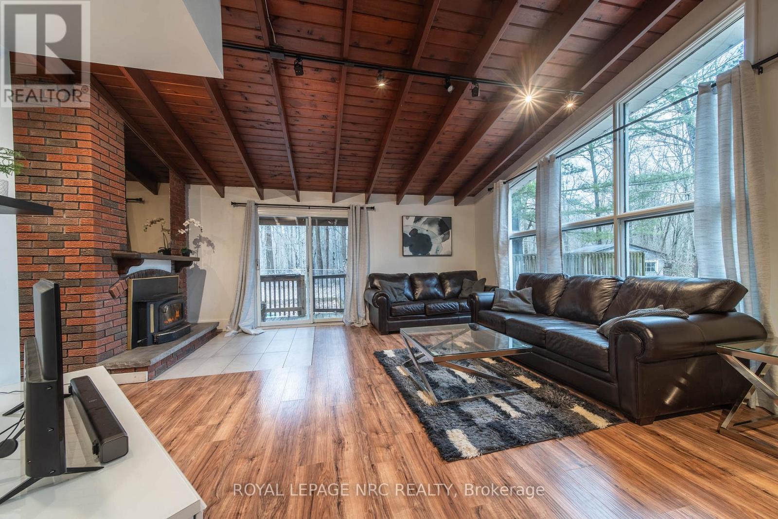 163 Maple Leaf Avenue N, Fort Erie, Ontario  L0S 1N0 - Photo 2 - X12404285