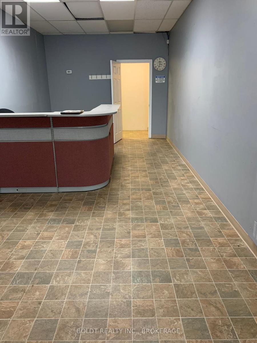 459 Prince Charles Drive S, Welland, Ontario  L3B 5X1 - Photo 3 - X12404695