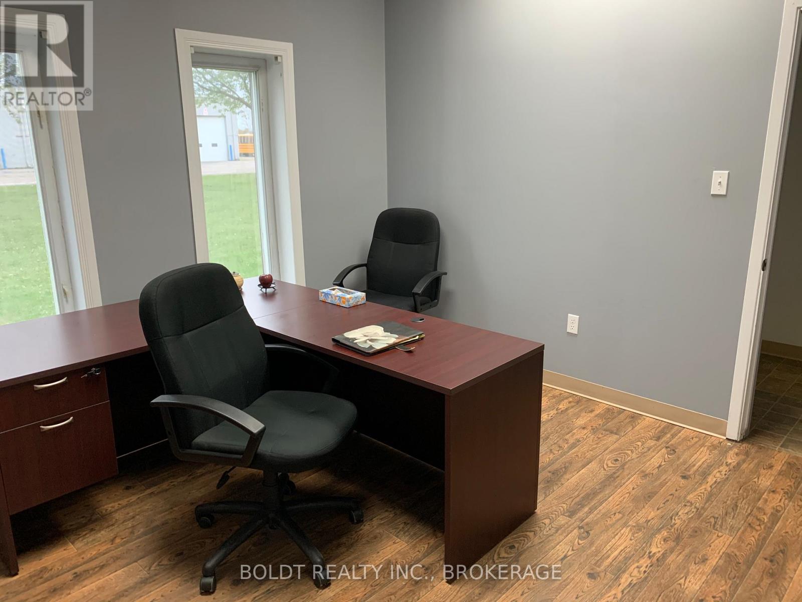 459 Prince Charles Drive S, Welland, Ontario  L3B 5X1 - Photo 5 - X12404695