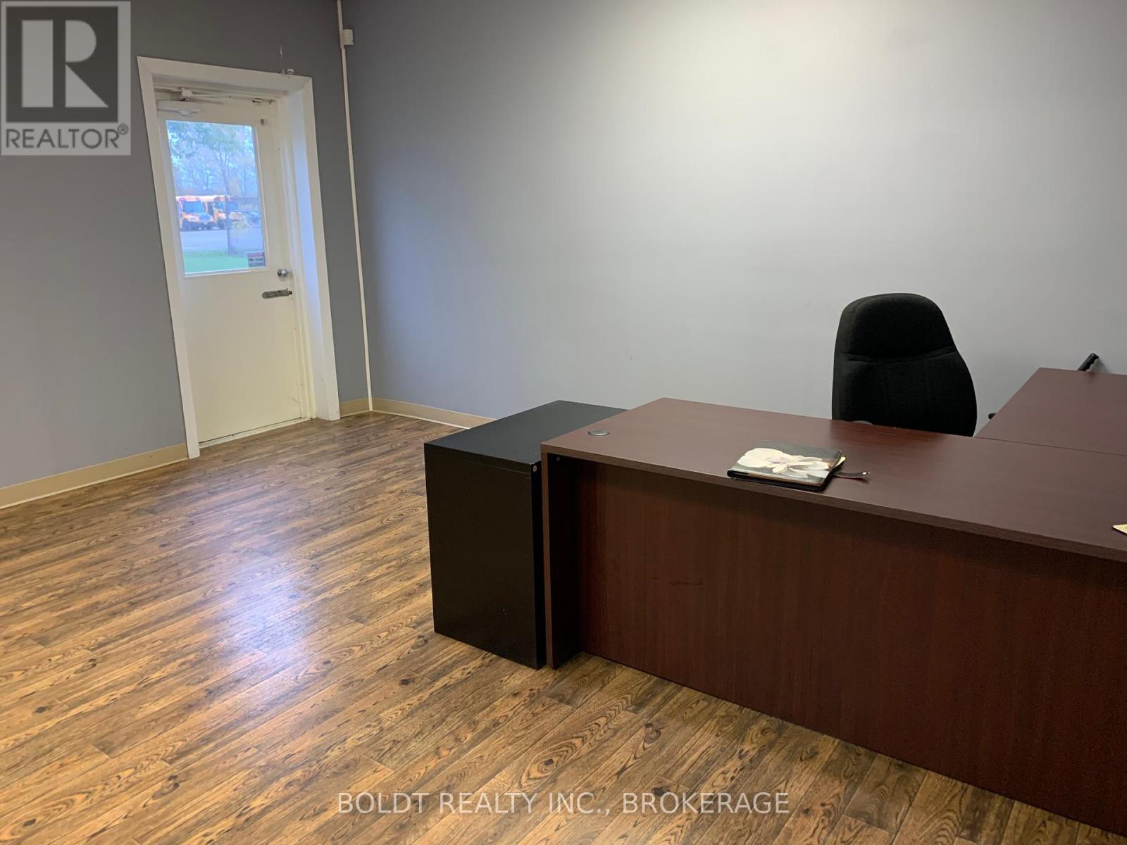 459 Prince Charles Drive S, Welland, Ontario  L3B 5X1 - Photo 7 - X12404695