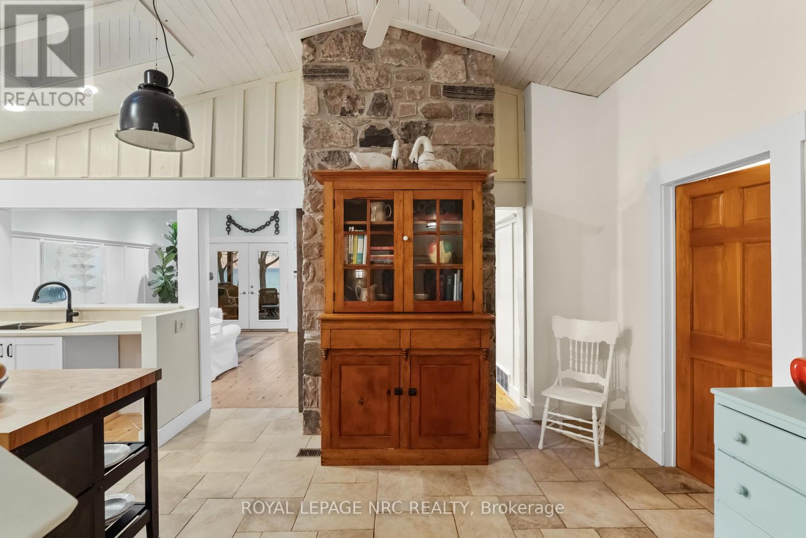 3765 Crystal Beach Drive, Fort Erie, Ontario  L0S 1B0 - Photo 11 - X12409872