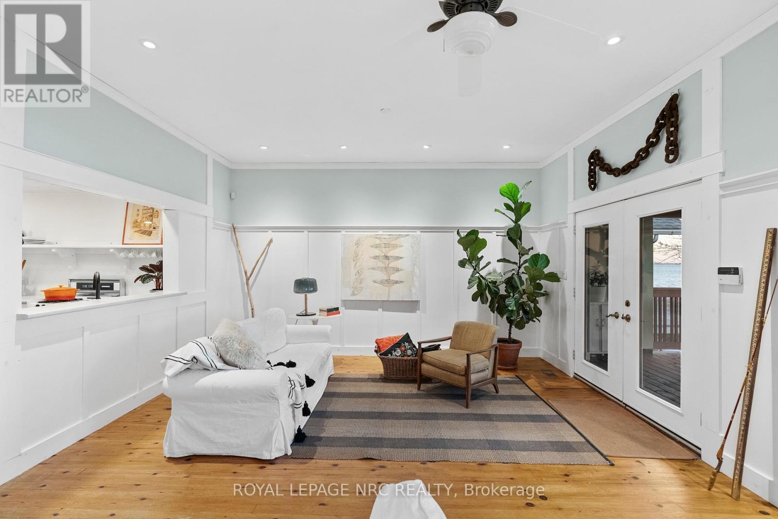 3765 Crystal Beach Drive, Fort Erie, Ontario  L0S 1B0 - Photo 17 - X12409872