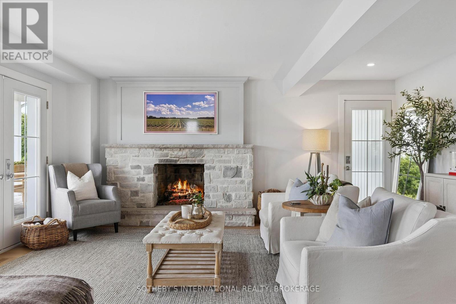 1219 Lakeshore Road, Niagara-On-The-Lake, Ontario  L0S 1J0 - Photo 15 - X12410386