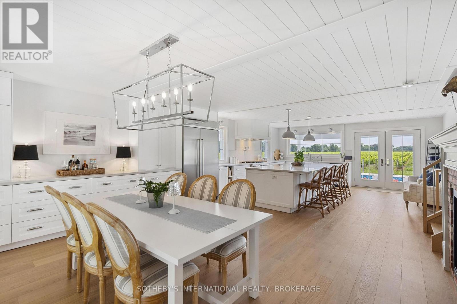 1219 Lakeshore Road, Niagara-On-The-Lake, Ontario  L0S 1J0 - Photo 6 - X12410386