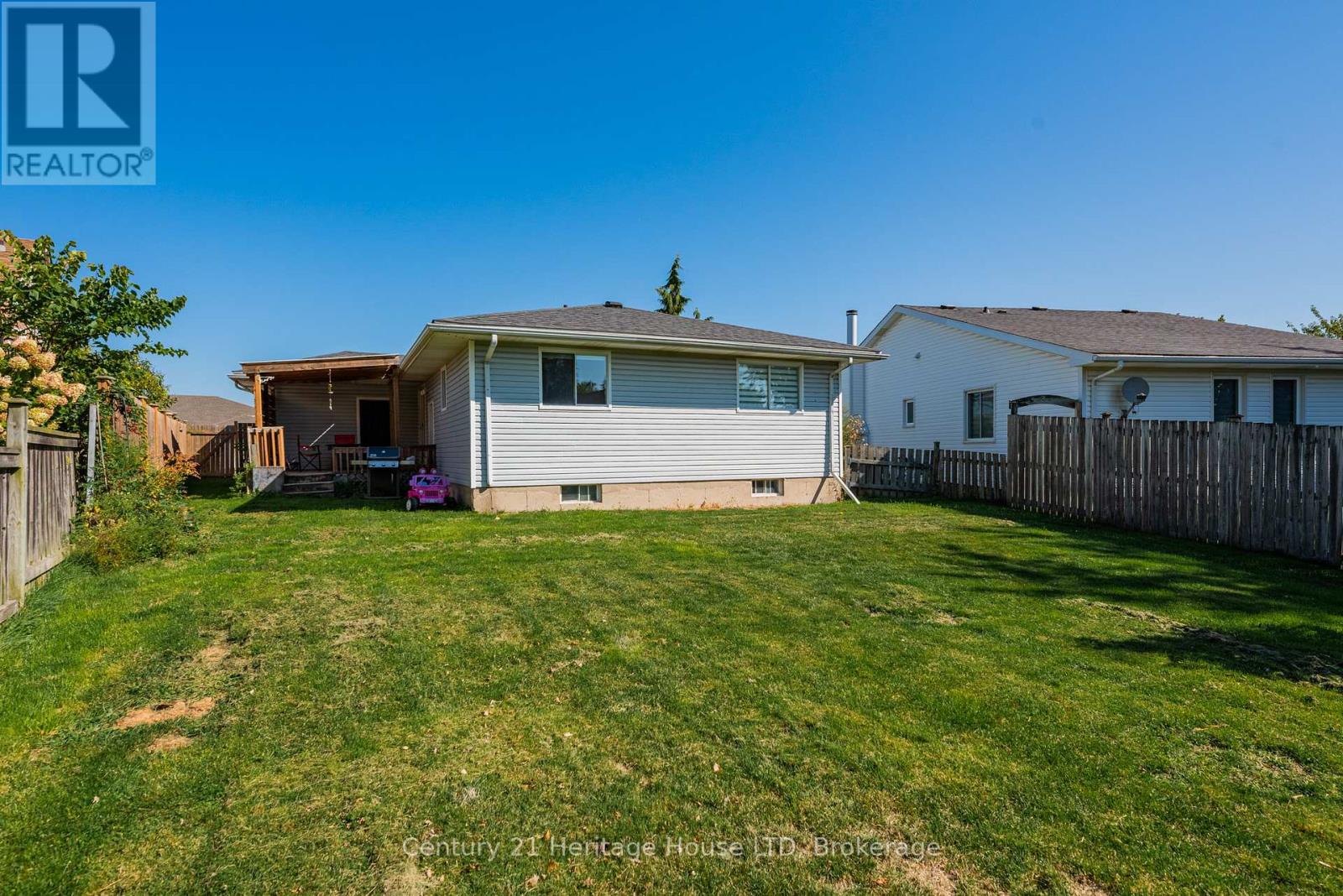 160 Northwood Drive, Welland, Ontario  L3C 6V9 - Photo 28 - X12412113