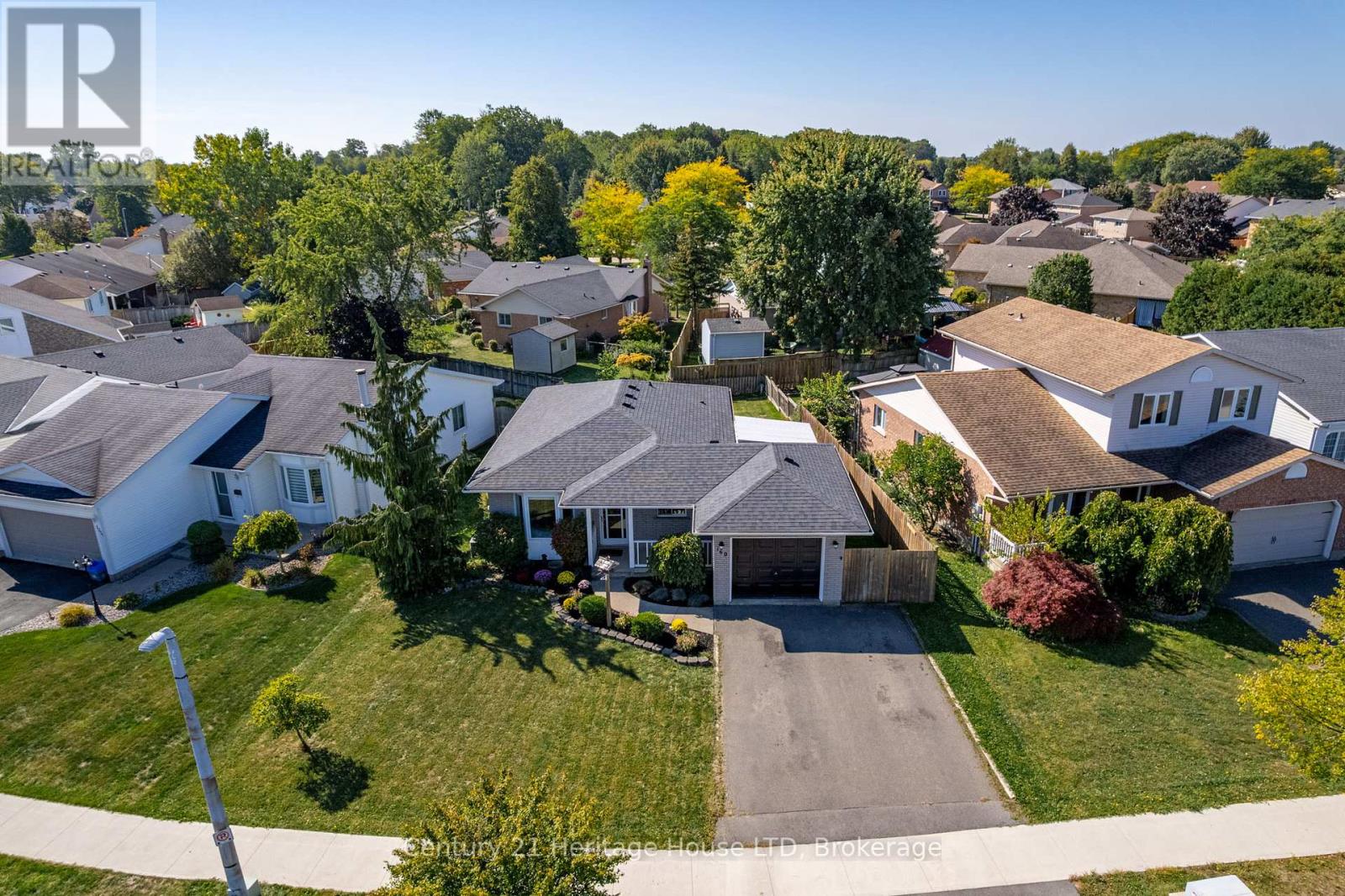 160 Northwood Drive, Welland, Ontario  L3C 6V9 - Photo 4 - X12412113