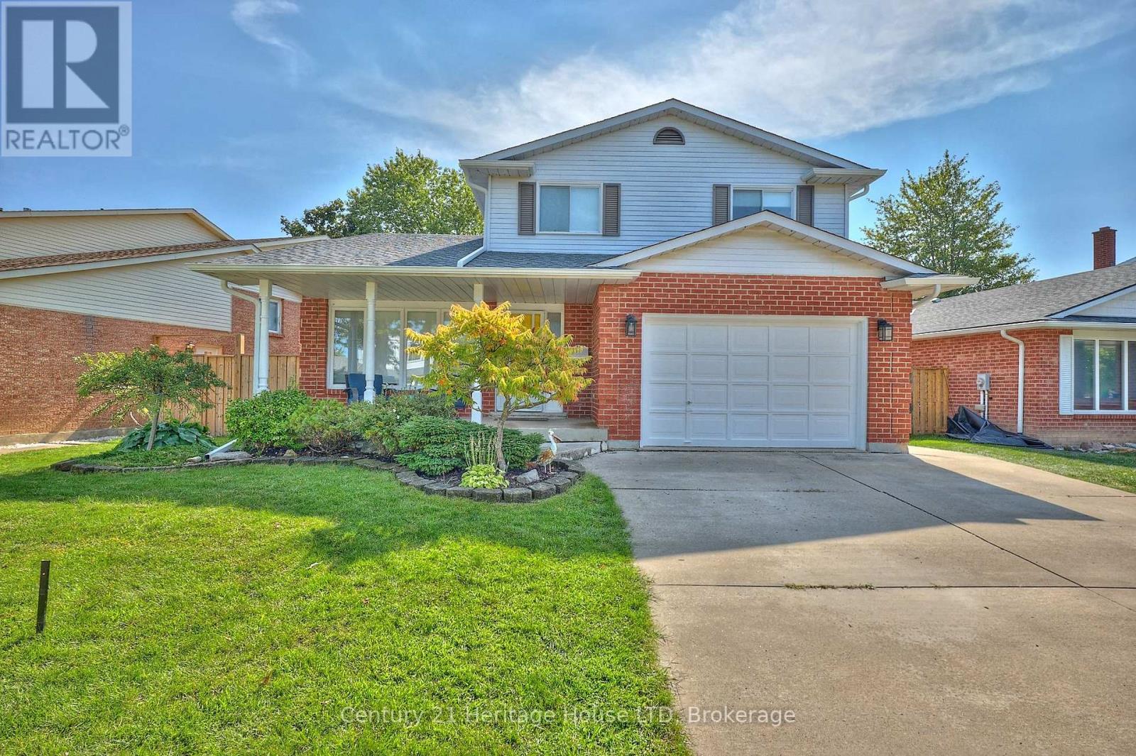 57 Keefer Road, Thorold, Ontario  L2V 4W5 - Photo 2 - X12412213