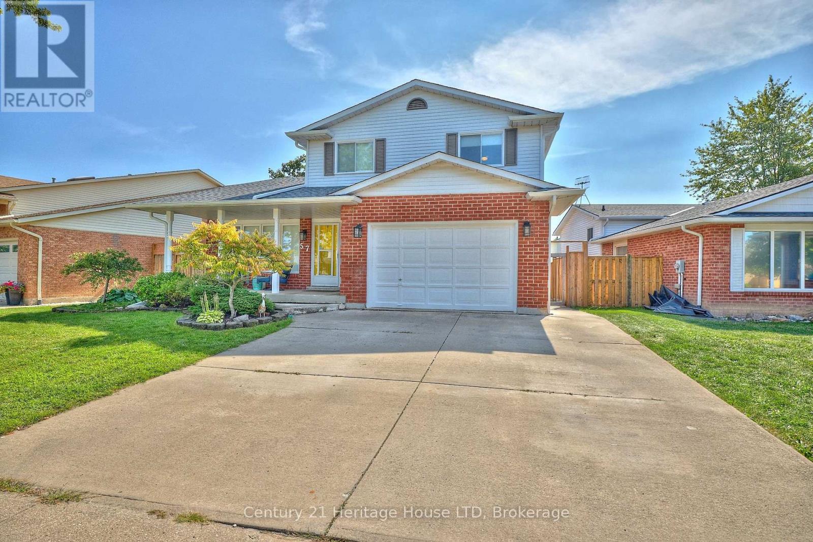 57 Keefer Road, Thorold, Ontario  L2V 4W5 - Photo 3 - X12412213