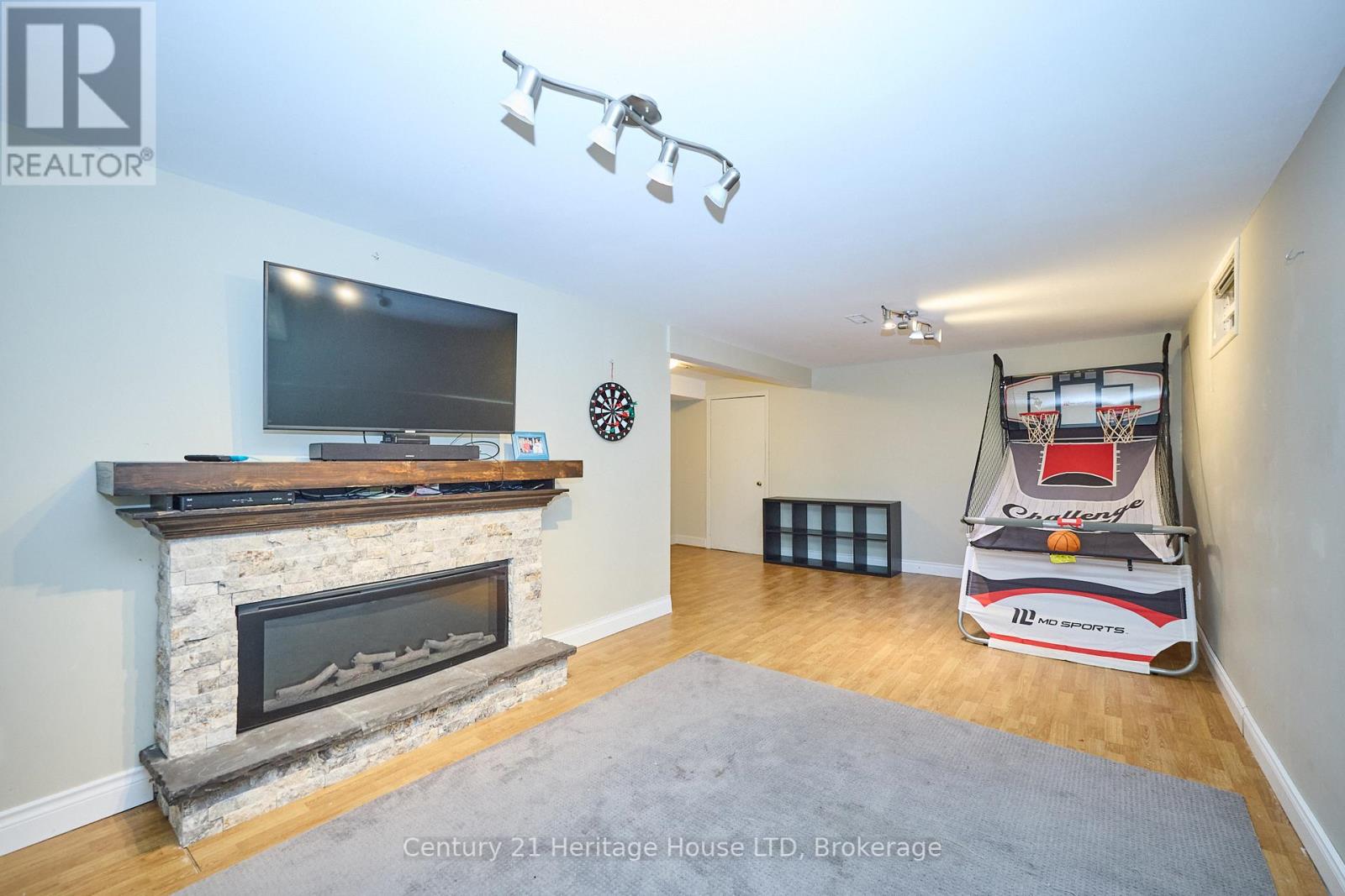 57 Keefer Road, Thorold, Ontario  L2V 4W5 - Photo 35 - X12412213