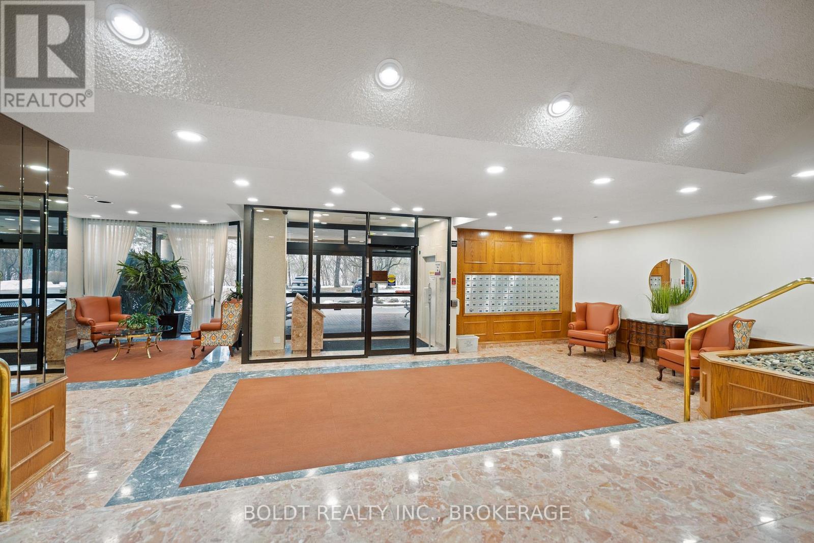 705 - 3 Towering Heights Boulevard, St. Catharines, Ontario  L2T 4A4 - Photo 4 - X12412604