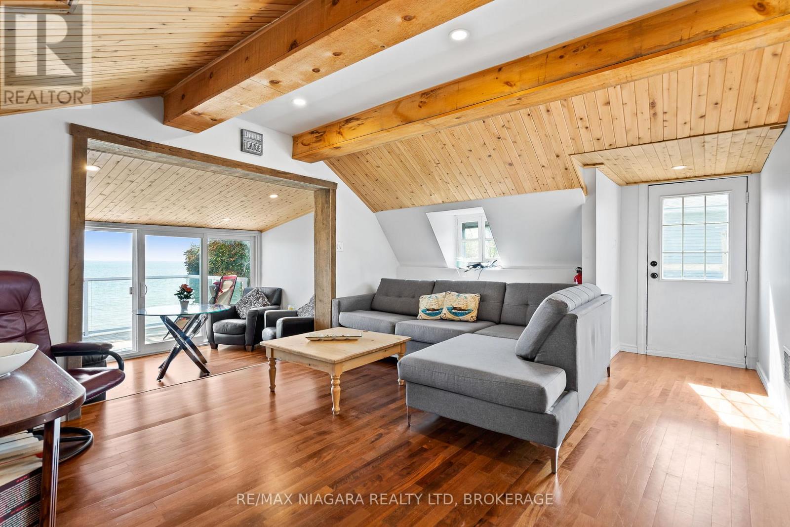 105 Lighthouse Drive, Haldimand, Ontario  N1A 2W6 - Photo 10 - X12412676