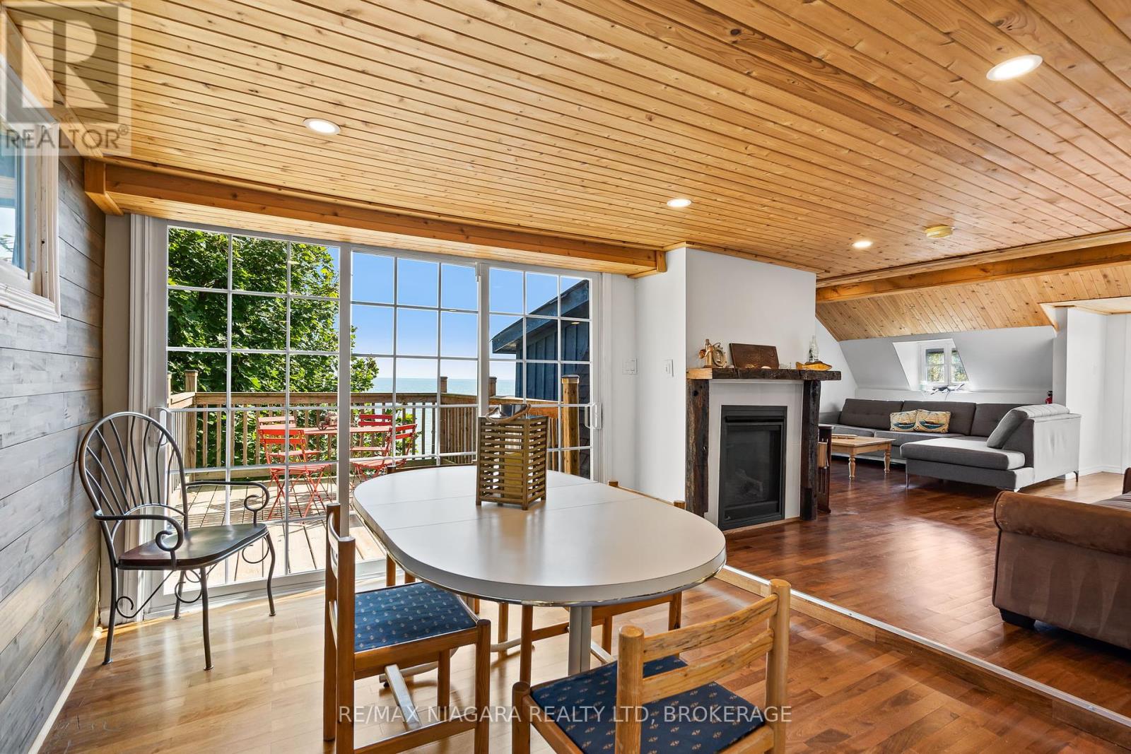 105 Lighthouse Drive, Haldimand, Ontario  N1A 2W6 - Photo 15 - X12412676